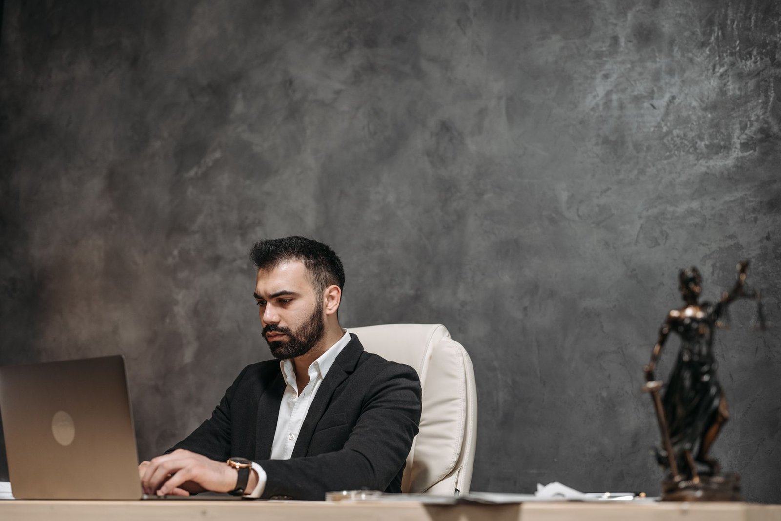 Illustration of agency workers gaining legal protections under UK law